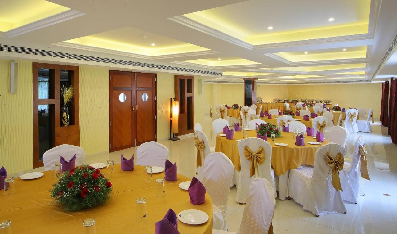 Hotel Port Palace Ковалам Экстерьер фото