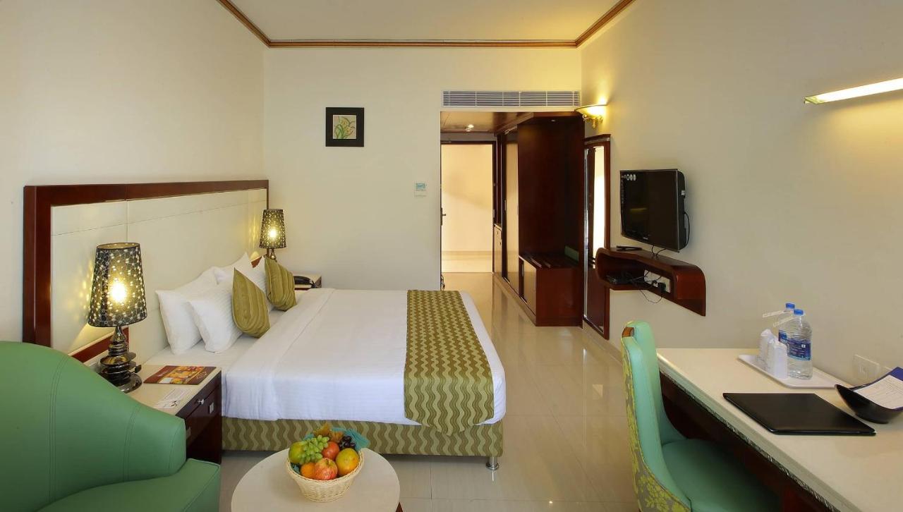 Hotel Port Palace Ковалам Экстерьер фото