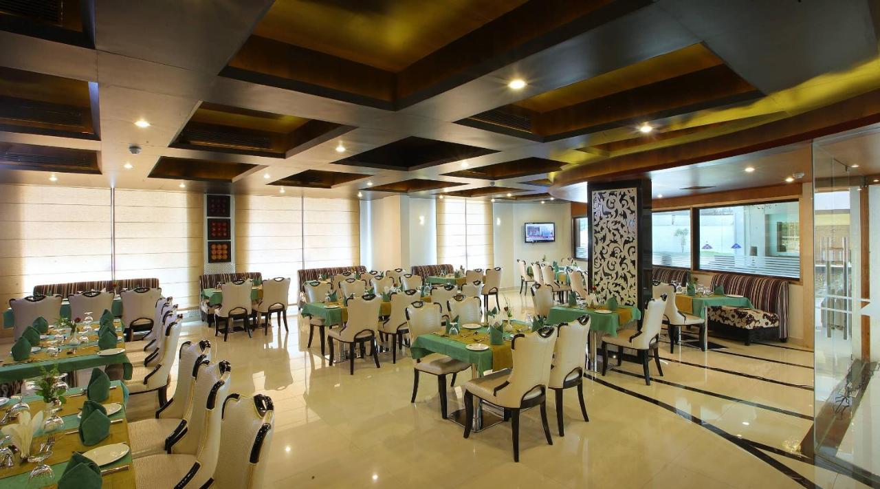Hotel Port Palace Ковалам Экстерьер фото
